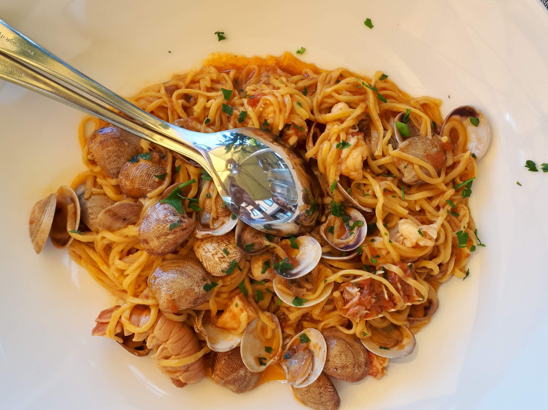 尹特那锡那里酒店主图