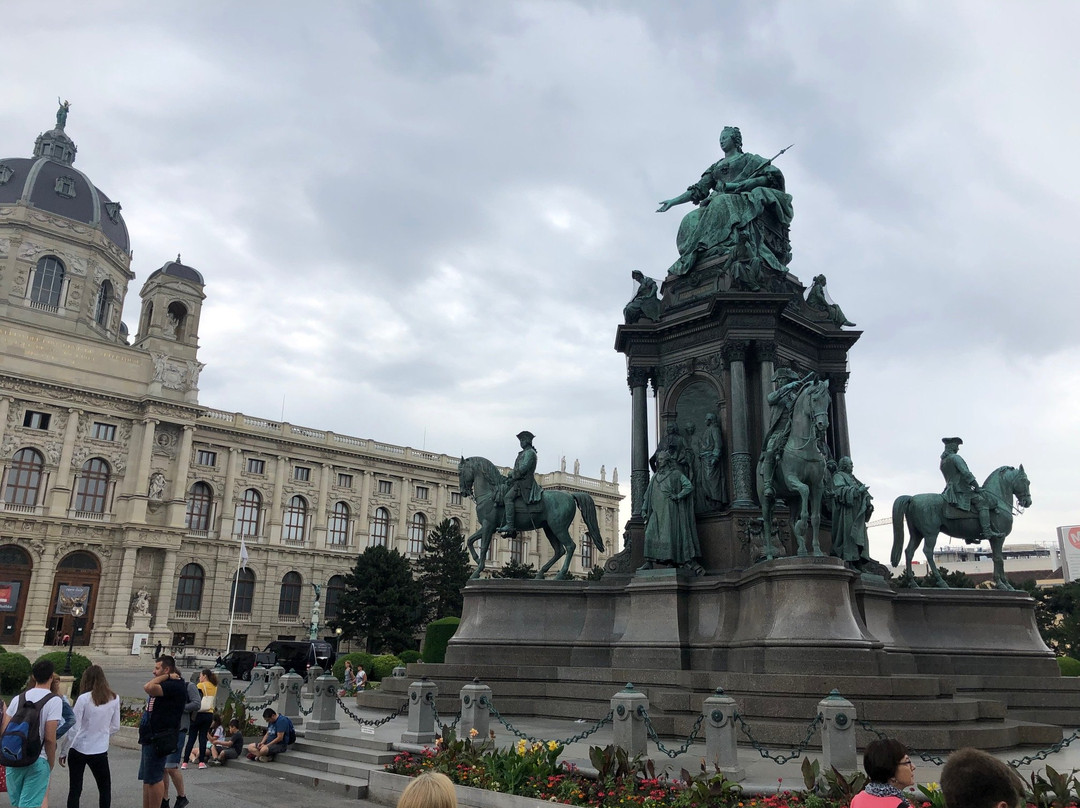 Maria Theresien Square景点图片