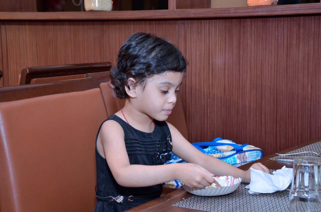 浦那萨亚吉恩瑞斯酒店-餐饮