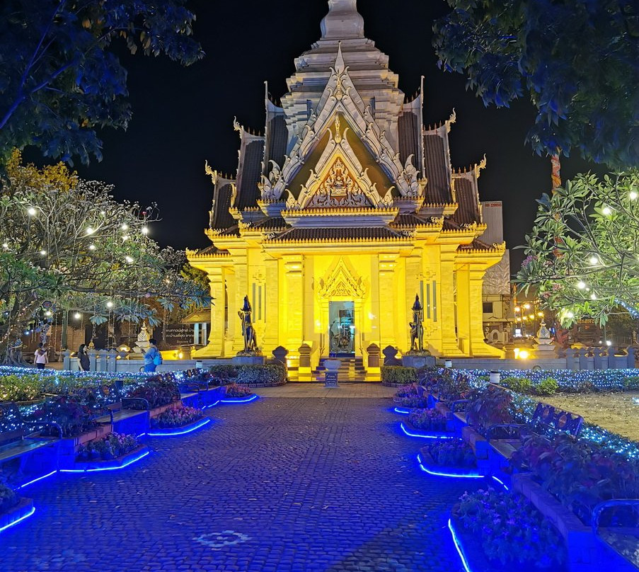 Chao Por Lak Muang Khon Kaen Shrine景点图片
