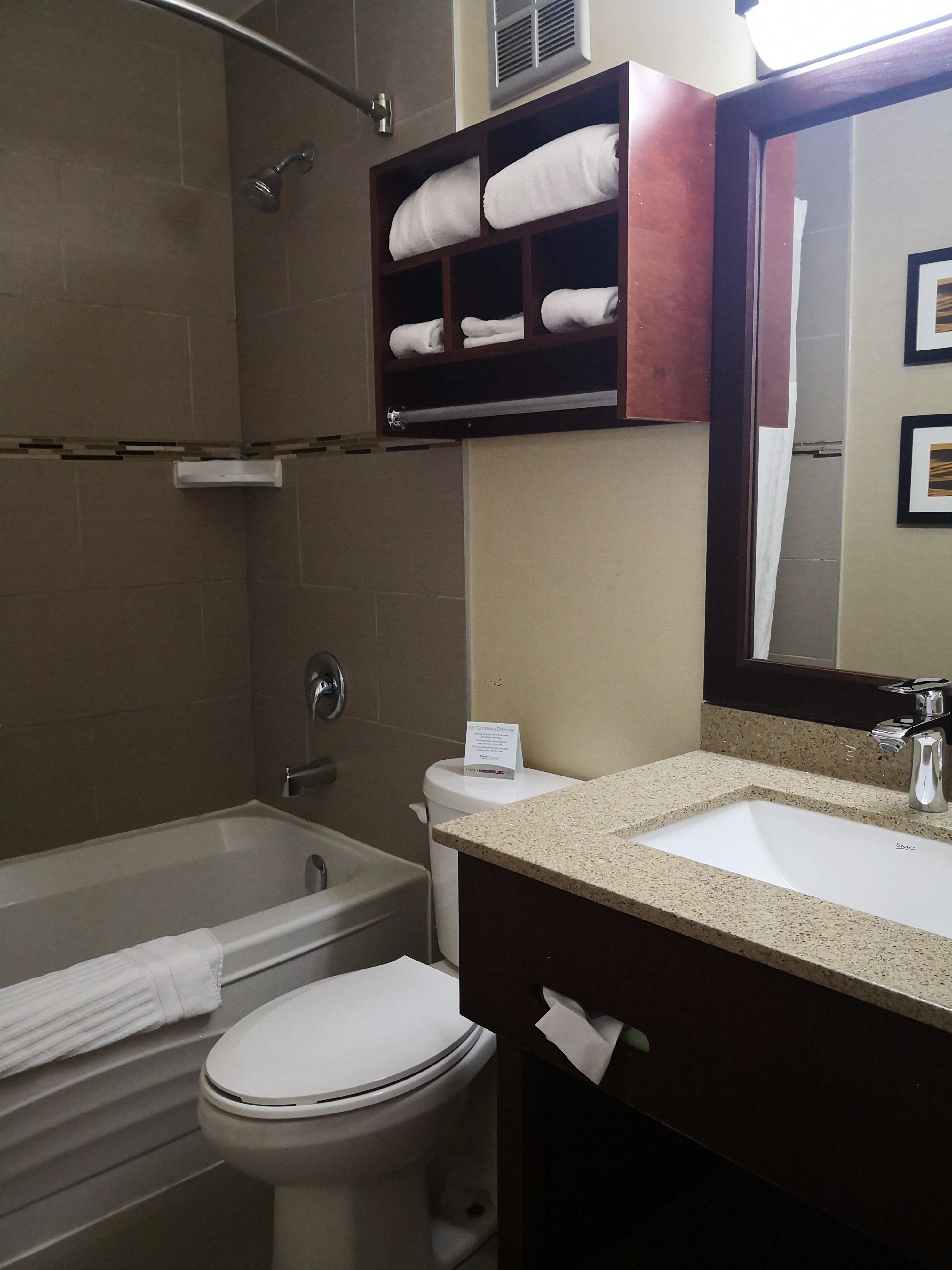 Comfort Inn Airport West-浴室