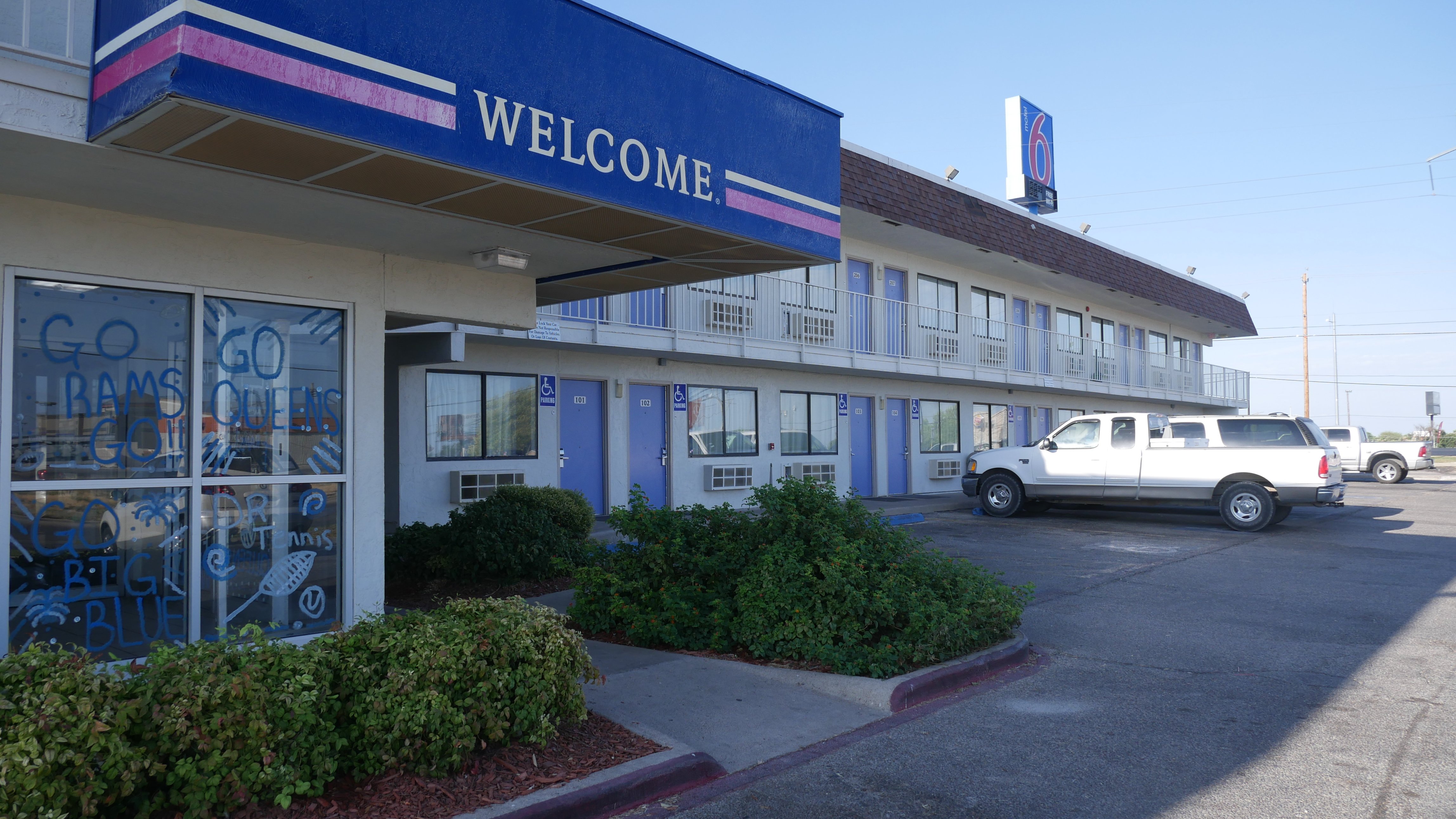 Motel 6 Del Rio-浴室