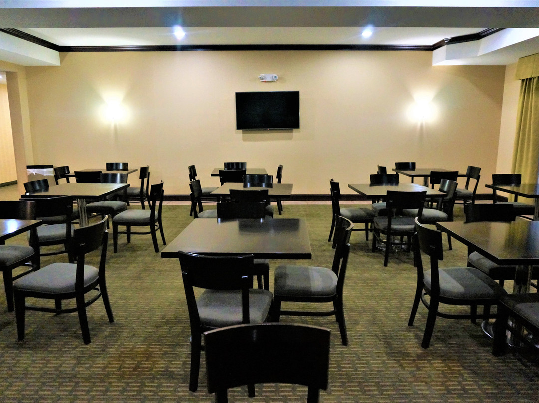 Holiday Inn Express & Suites Newport by IHG主图