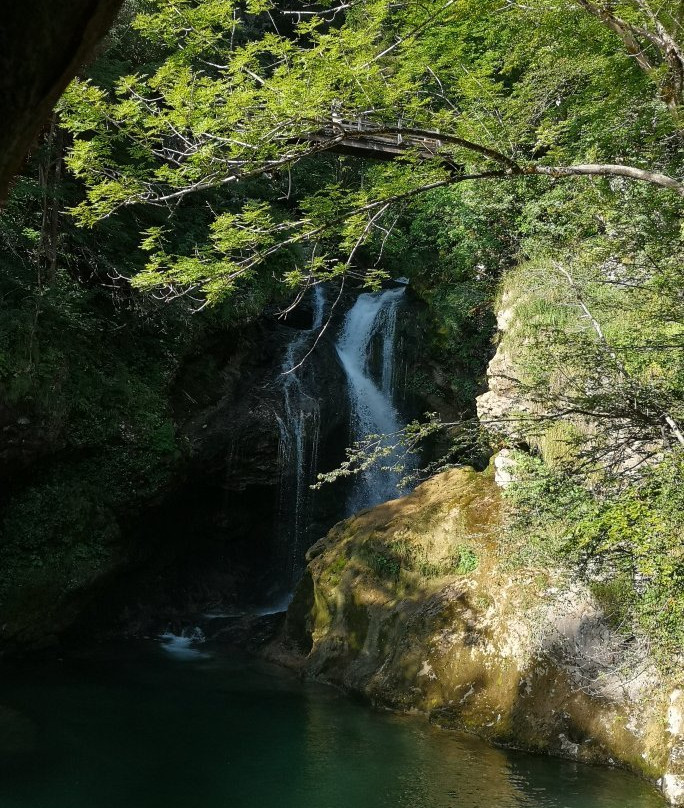 Sum Waterfall景点图片