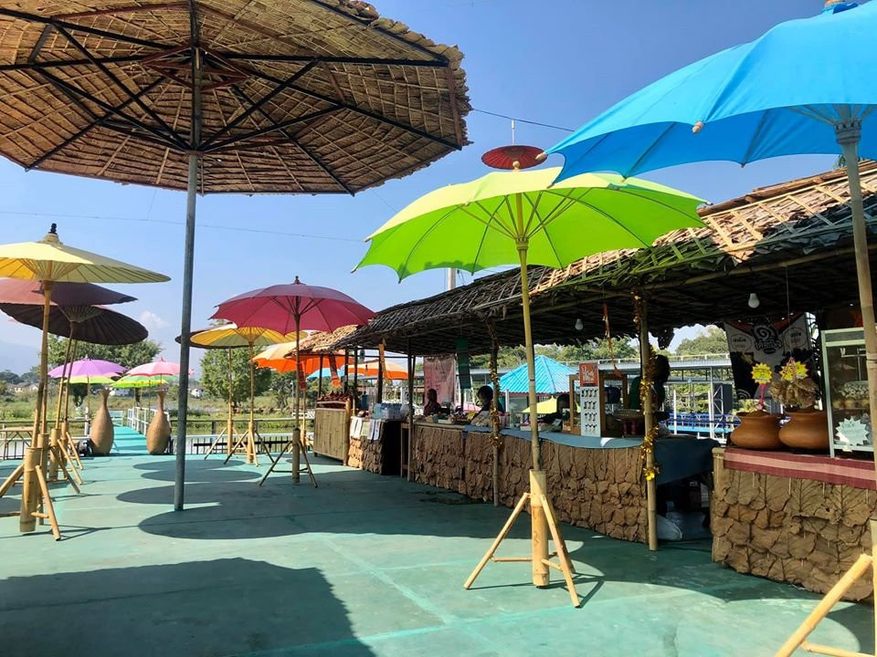 Thung Bua Khaw Floating Market Chiang Mai-讪柿必去景点