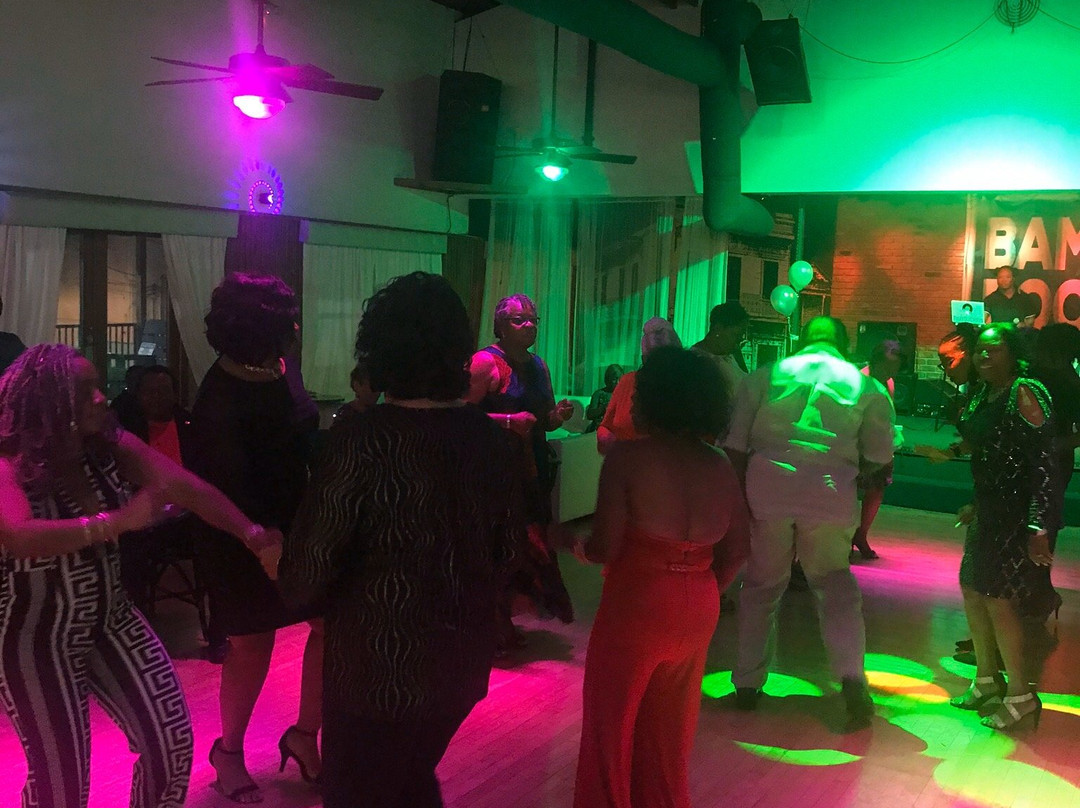 Bamboo Room-莱克沃思必去景点