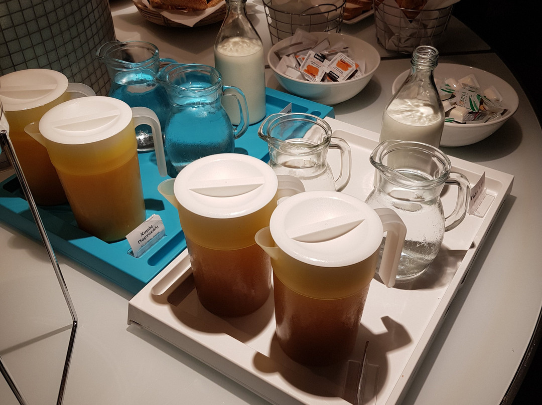 奥林匹亚酒店主图