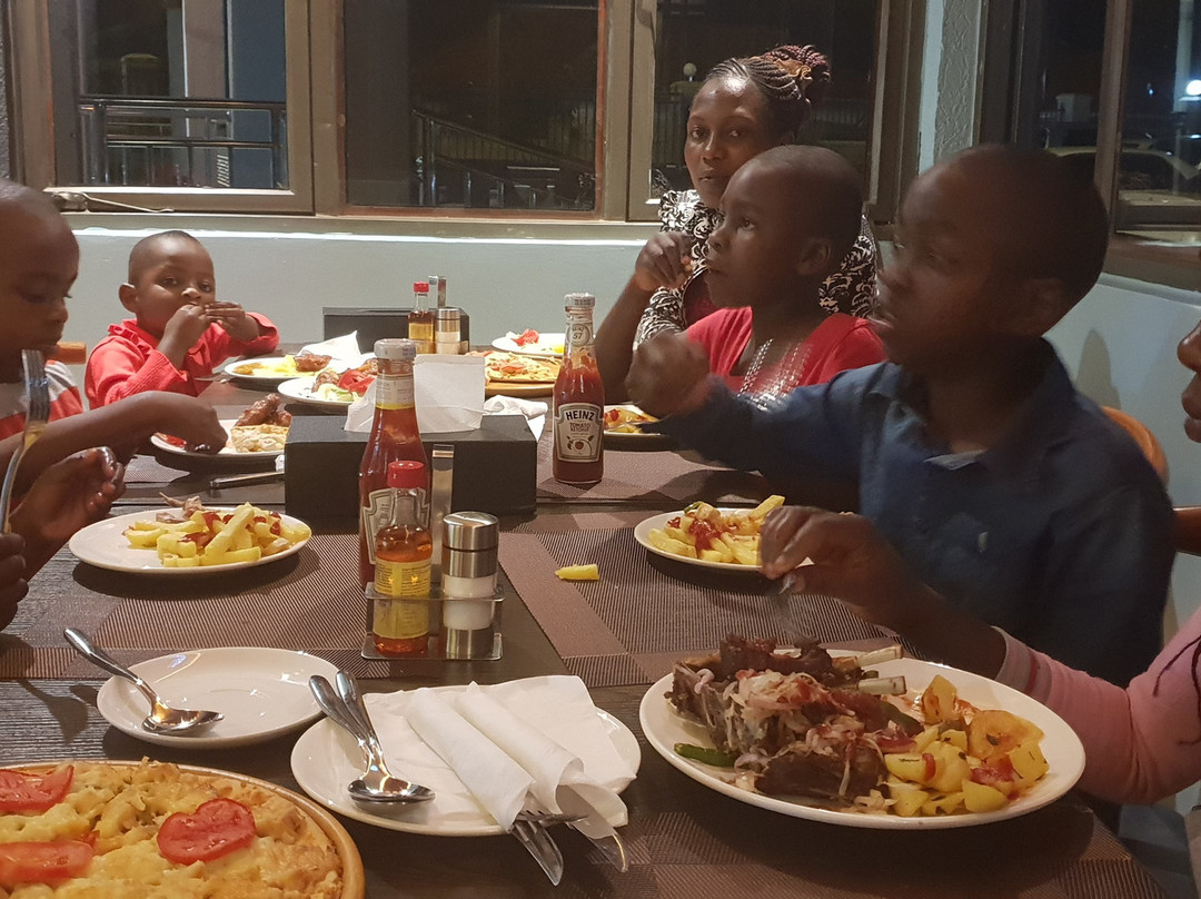 Pinnacle Hotel主图