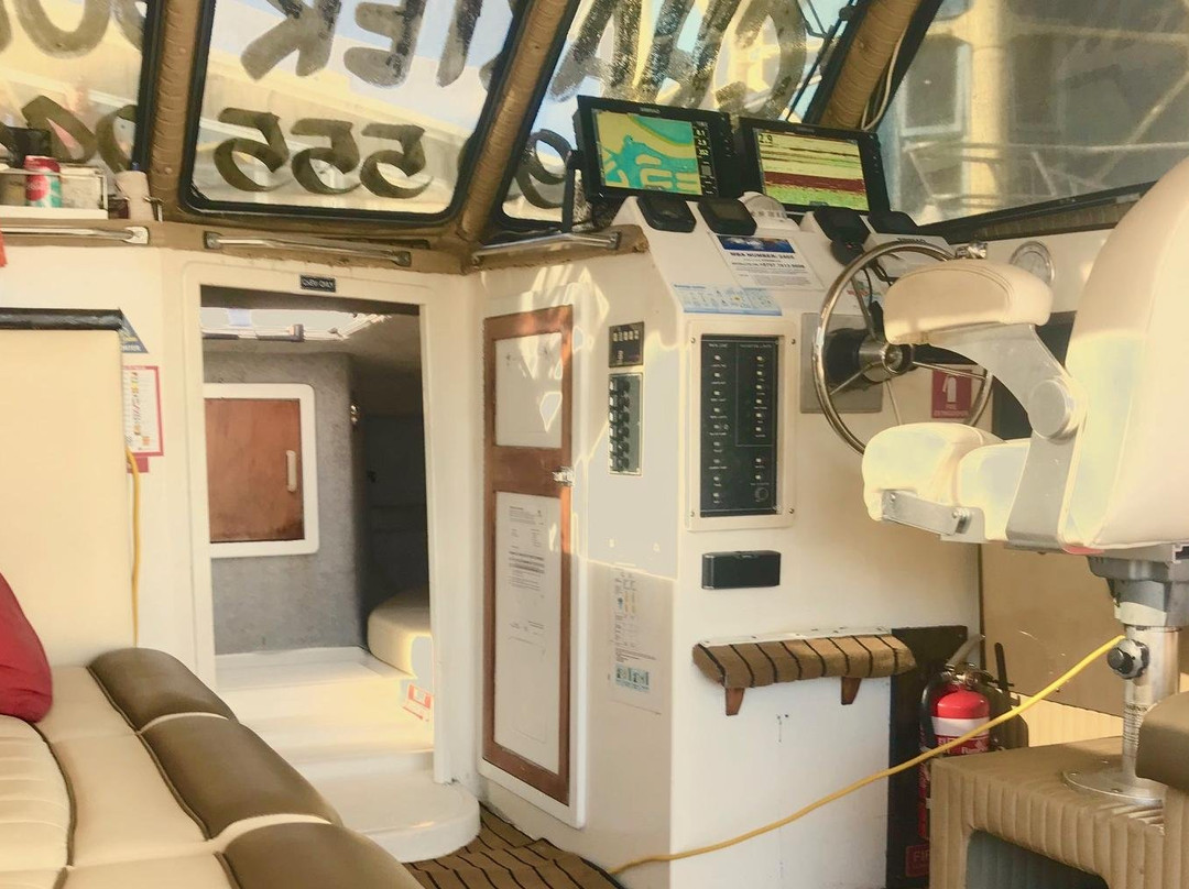 ADVENTURE FISHING CHARTERS-穆鲁拉巴必去景点