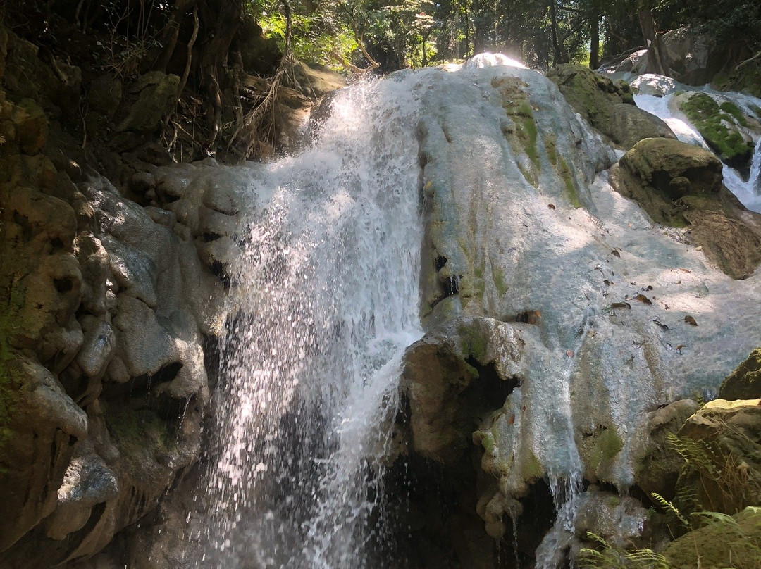 Kaparkan Falls景点图片