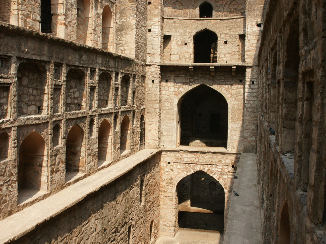 Rajon Ki Baoli-新德里必去景点