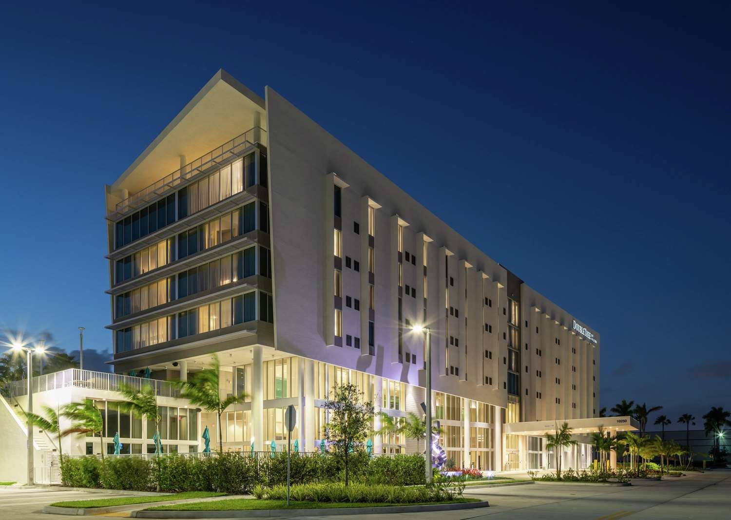 DoubleTree by Hilton Miami Doral-官方