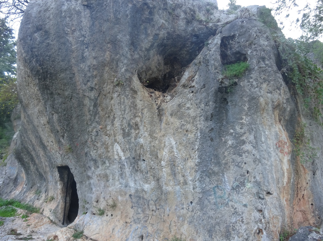 O Tafos tou Lokrou-Galaxidi必去景点