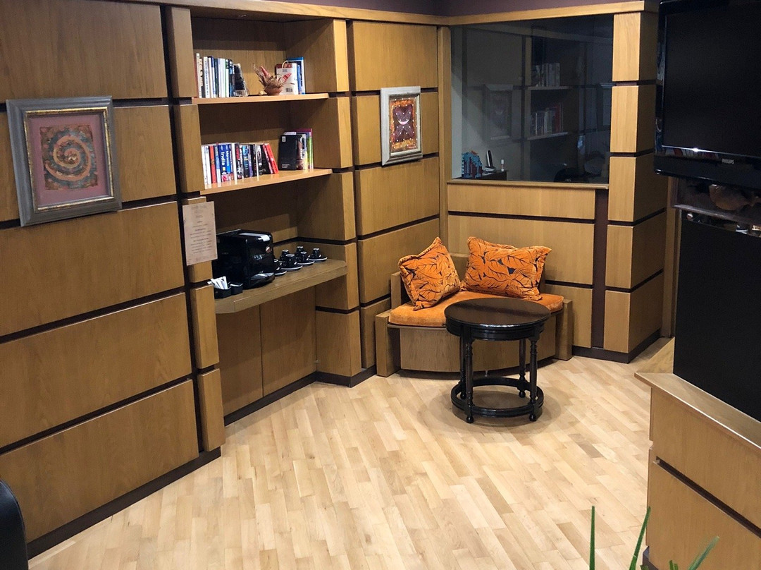 阿维翁酒店主图