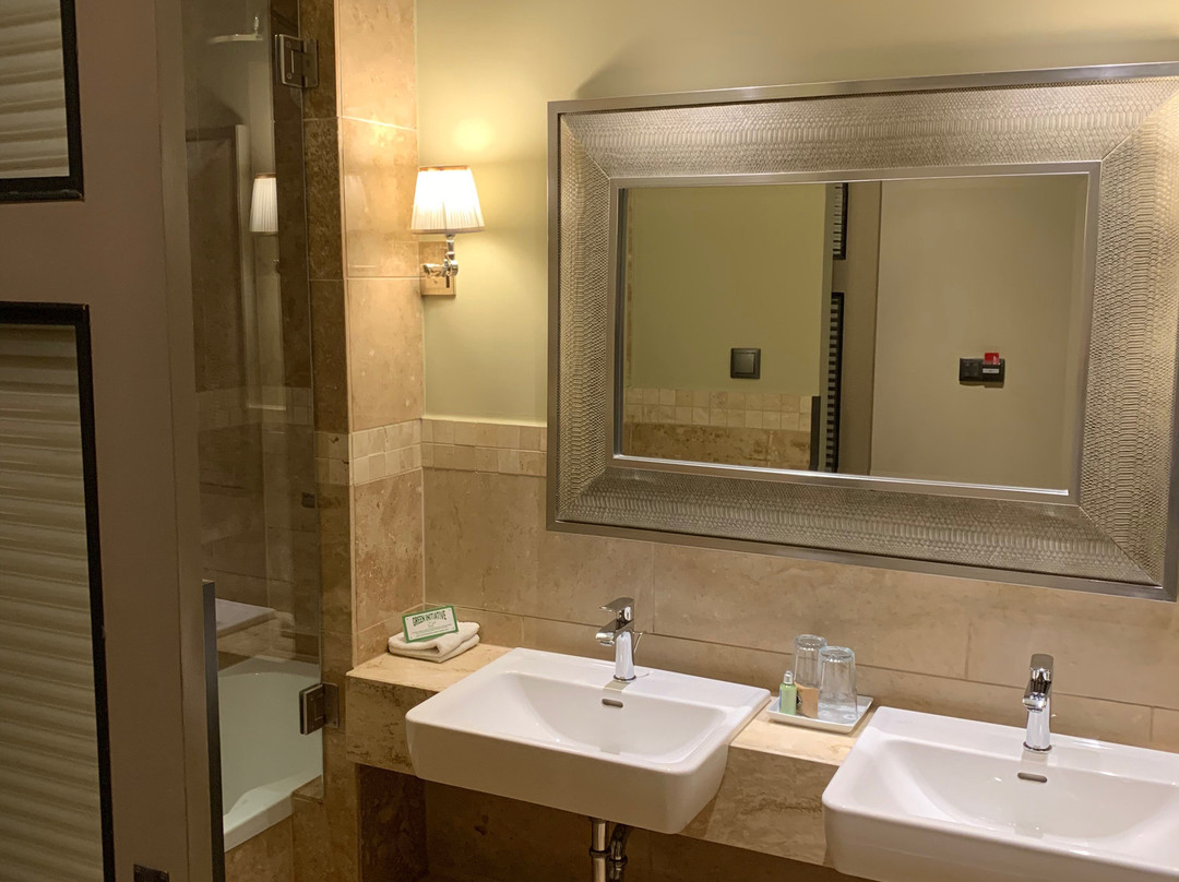 布达佩斯巴尔塔扎尔旅馆主图