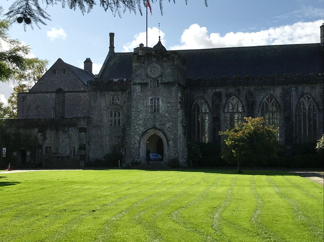 Dartington Hall主图