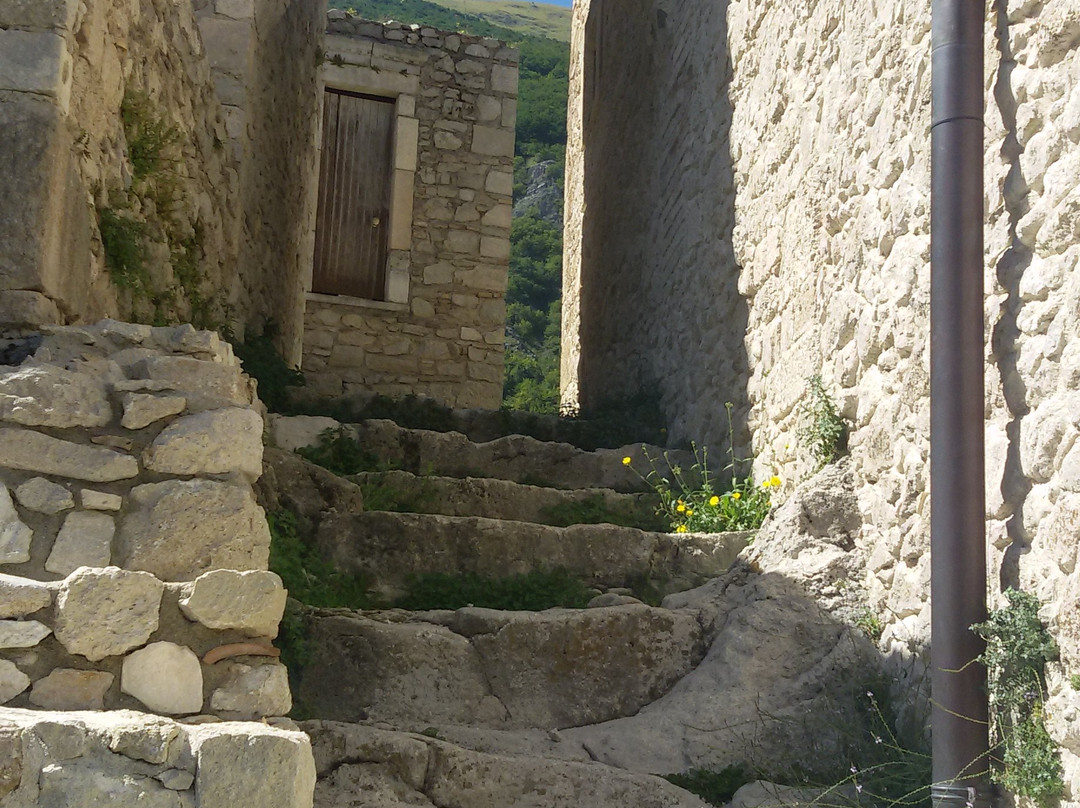 Borgo Medievale di Roccacaramanico e i suoi Ruderi-Sant'Eufemia a Maiella必去景点