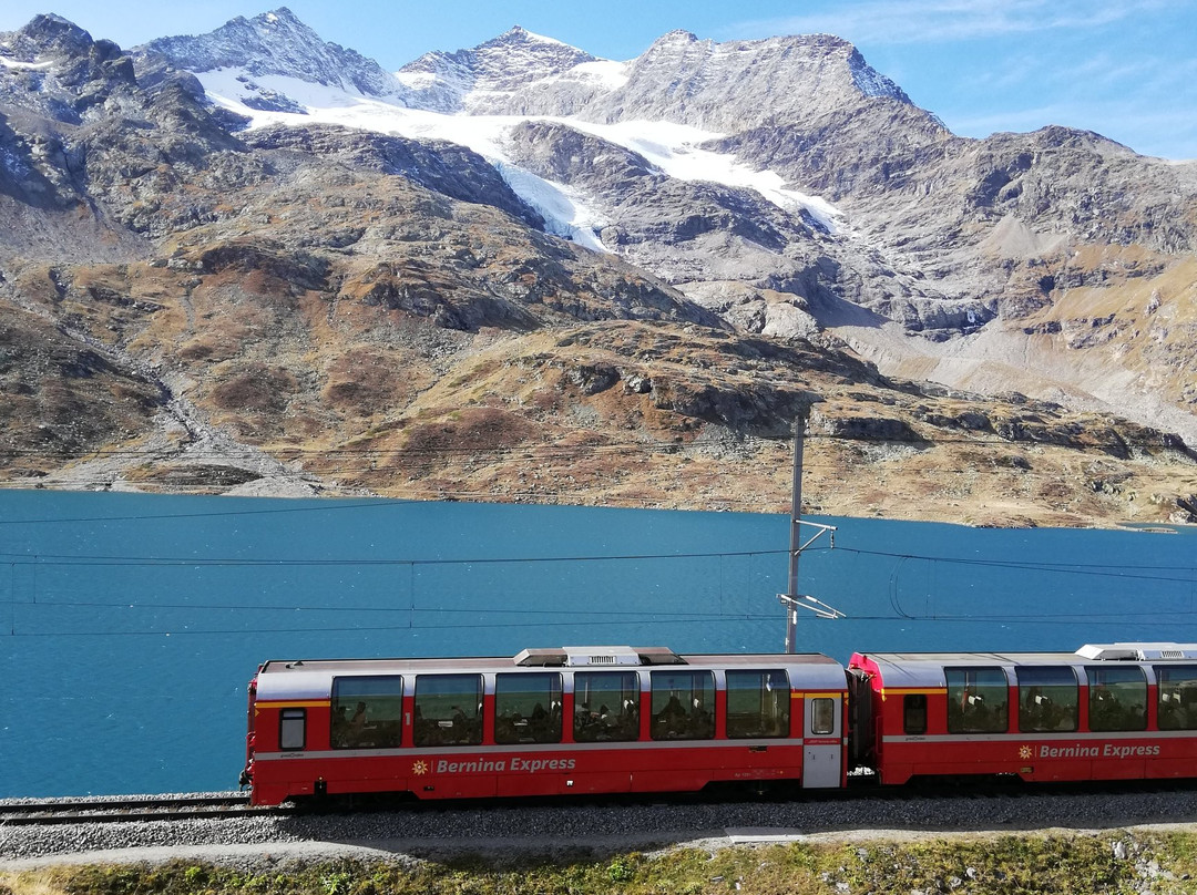 Trenino Rosso del Bernina-蒂拉诺必去景点