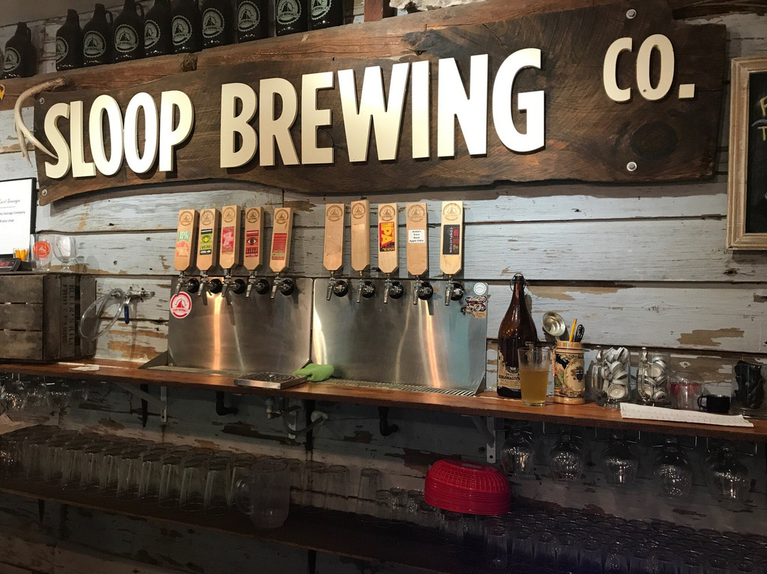 Taghkanic旅游景点-Sloop Brewing @ the Barn