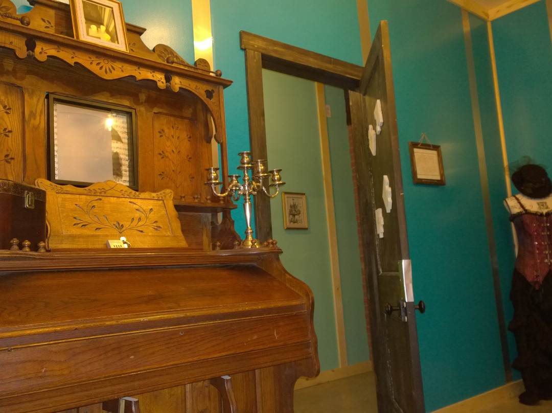 Eudora旅游景点-To Escape