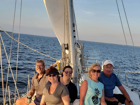 Back Bay Sailing Adventures-橙色海湾必去景点