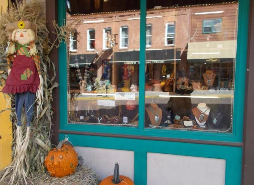 Dakota Sky Stone-戴德伍德必去景点