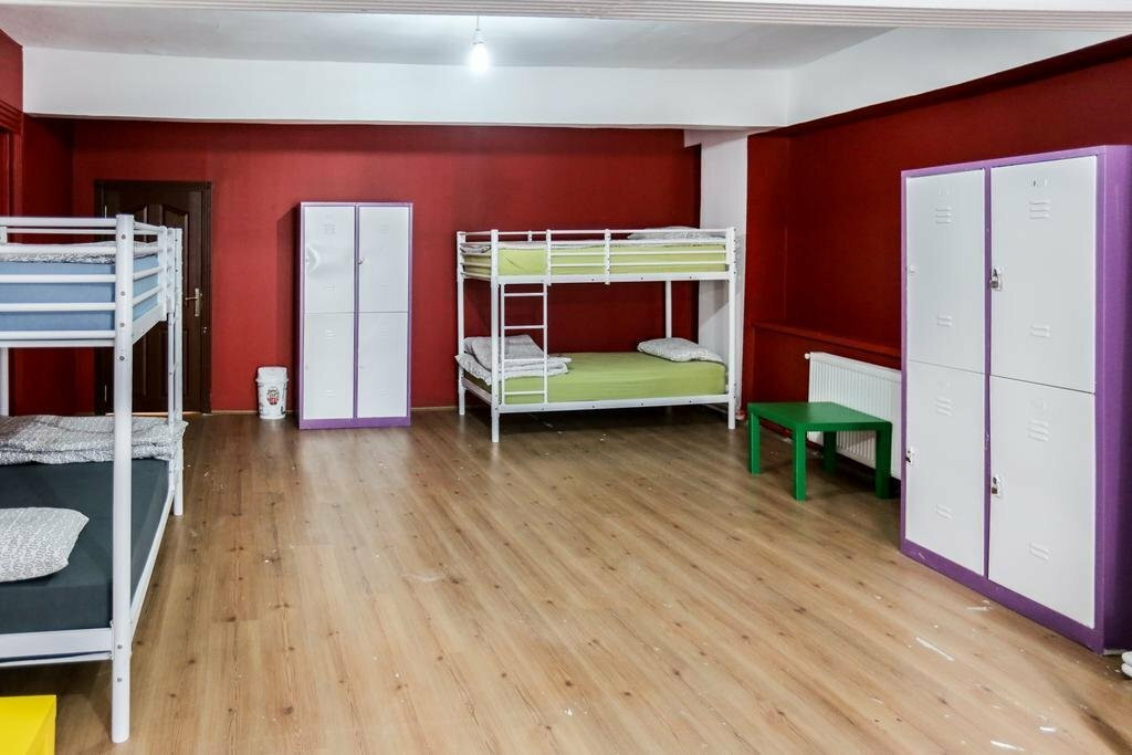 Van Backpackers Hostel