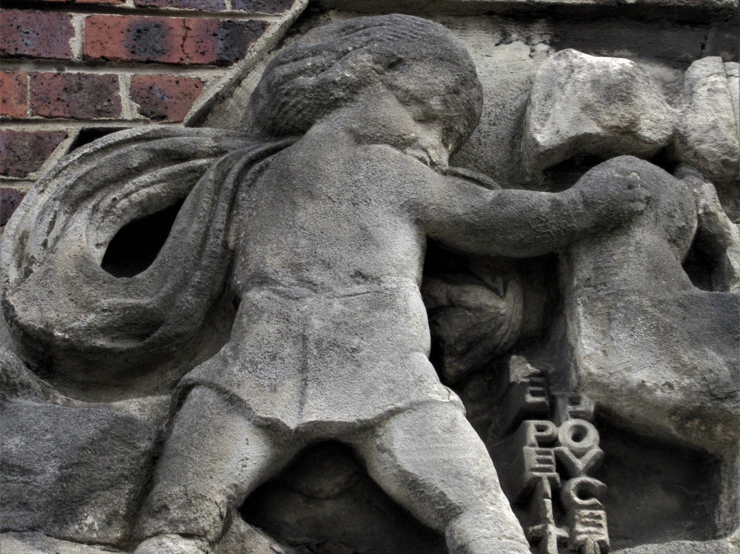 Bas-relief "Le Conte du petit Poucet"-Romainville必去景点