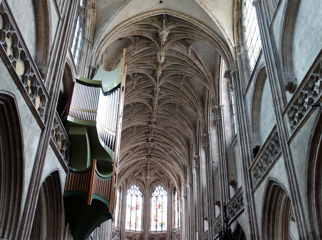 Eglise Saint-Pierre-卡昂必去景点
