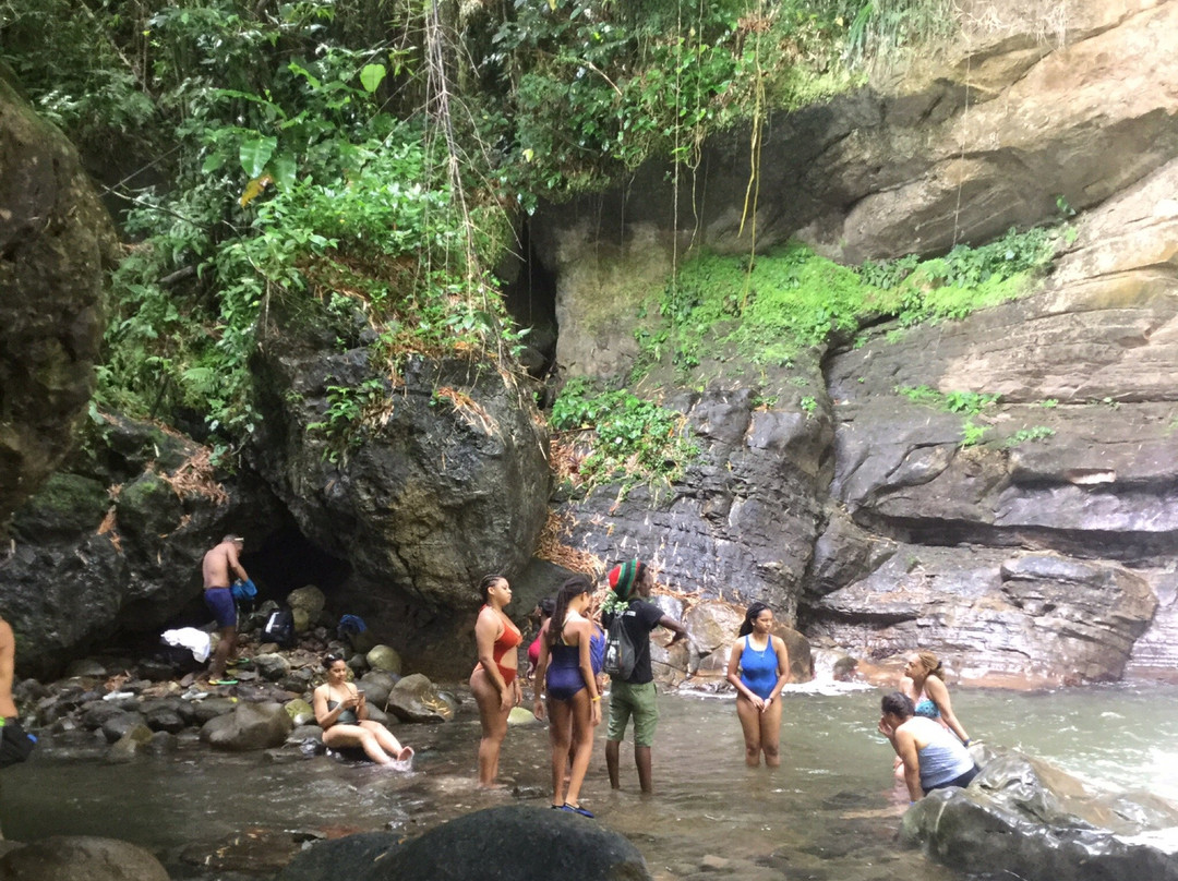 Nanny Falls-Moore Town必去景点