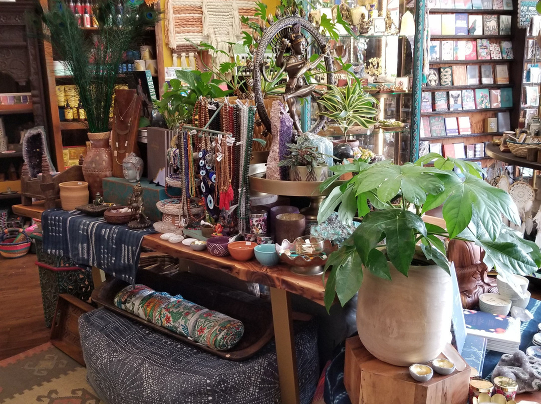 L.E.A.F. - Live Enlightened And Free-卡尔斯巴德必去景点