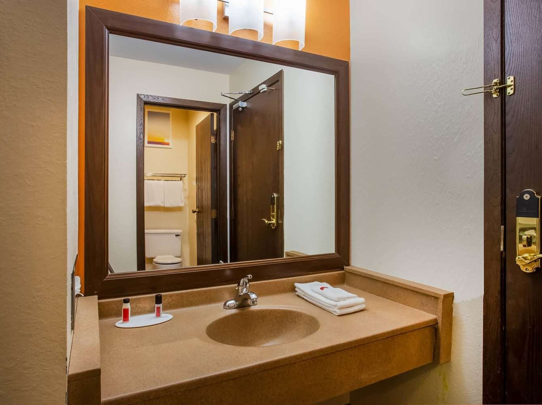 史蒂文斯波恩特斯戴旅馆及套房酒店主图