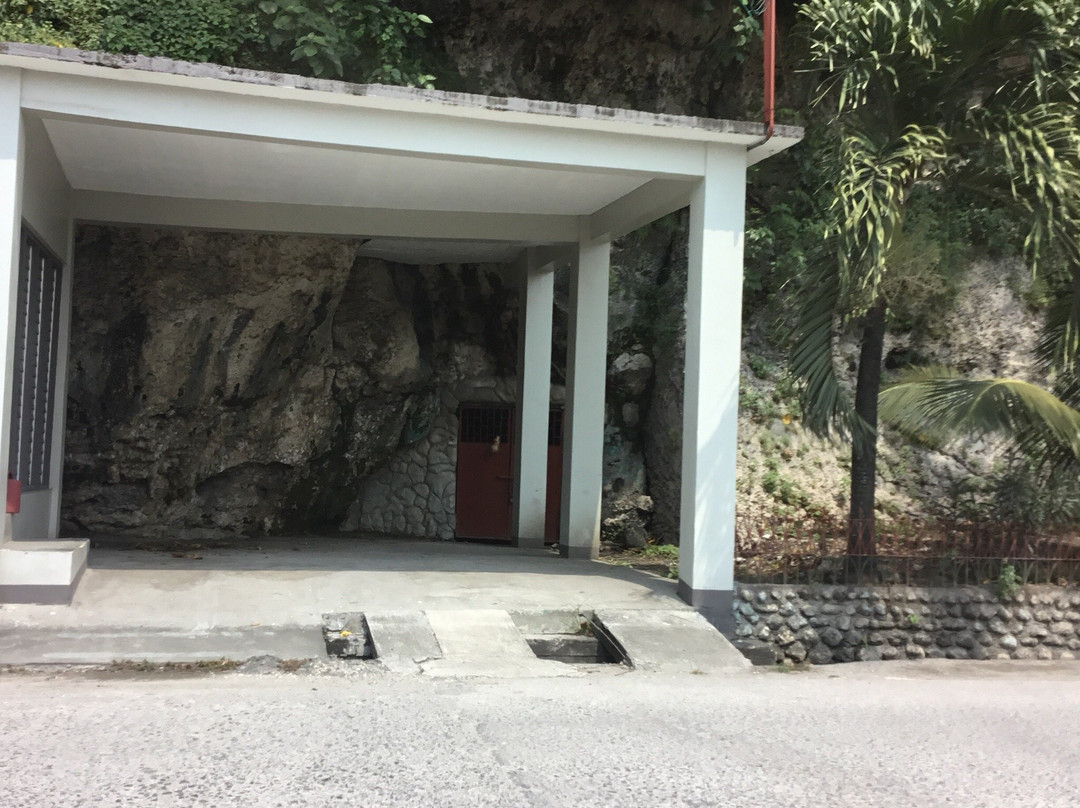 Kutawato Cave景点图片