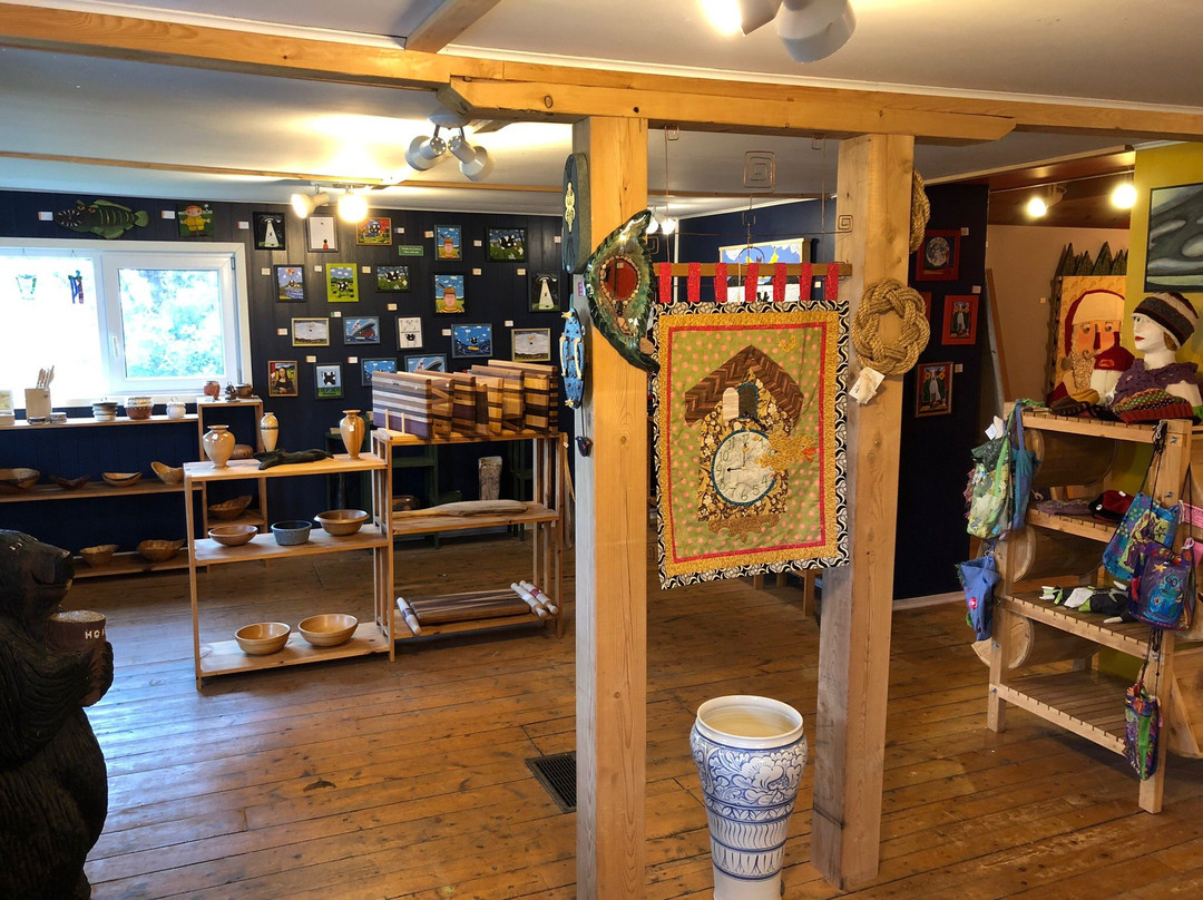 Gallery La Bella Mona Lisa-Cheticamp必去景点