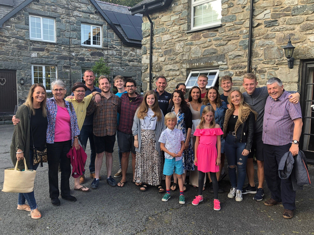 Llanbedr酒店住宿-Gwynfryn Farm Cottages and B&B