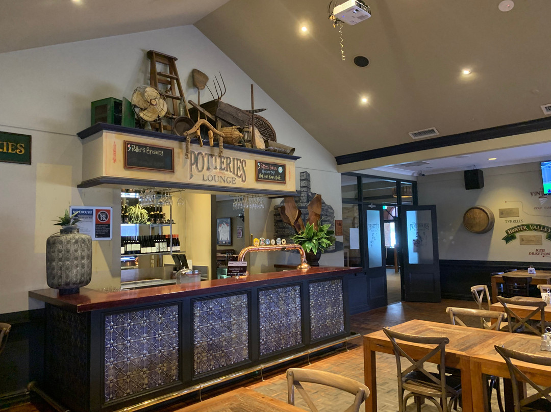 陶艺家啤酒厂度假酒店主图