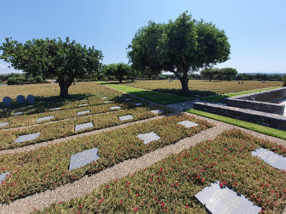 German Military Cemetery景点图片