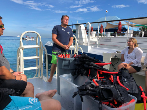 Cayman Diving-七哩滩必去景点