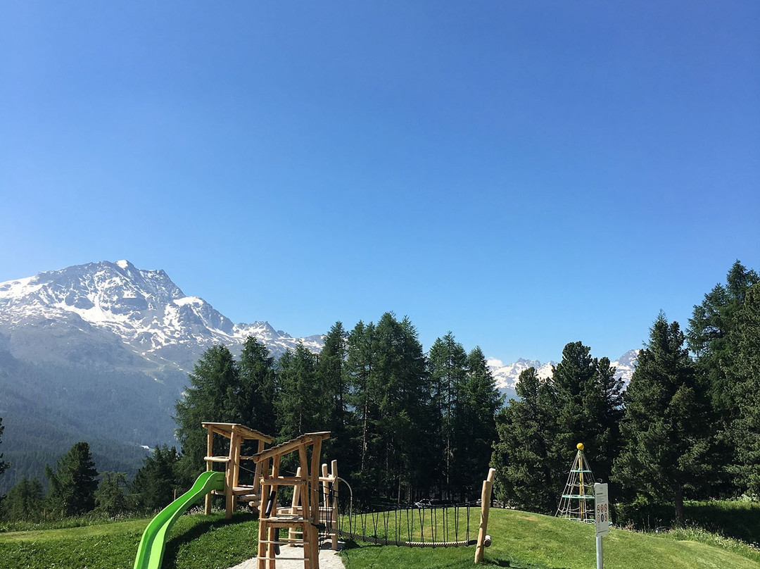 兰多林斯山区酒店主图