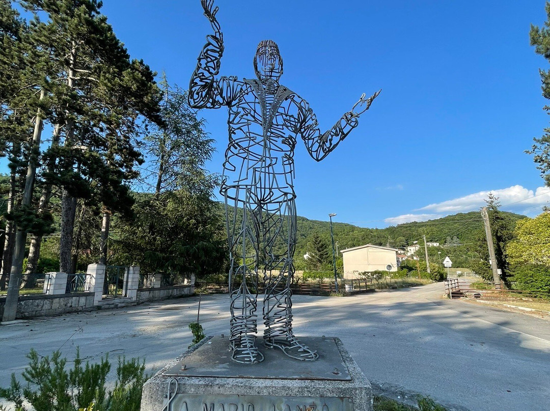 Statua Mario Lanza景点图片
