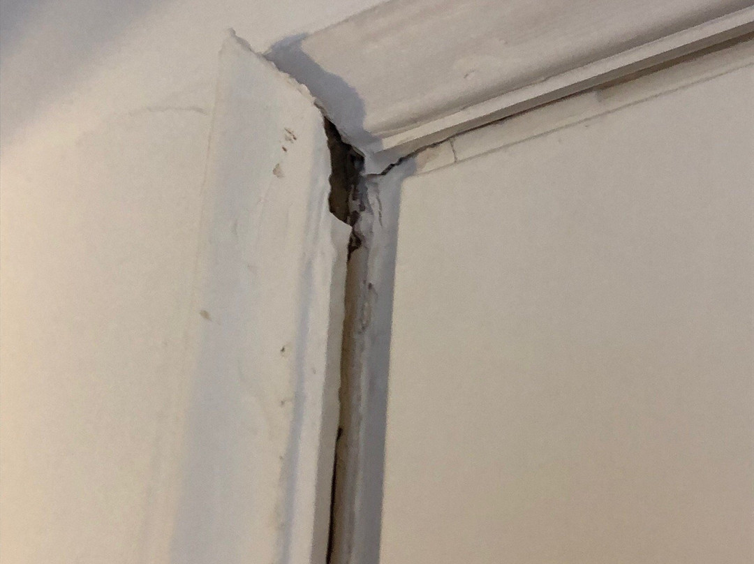 Silver Beach Hotel主图