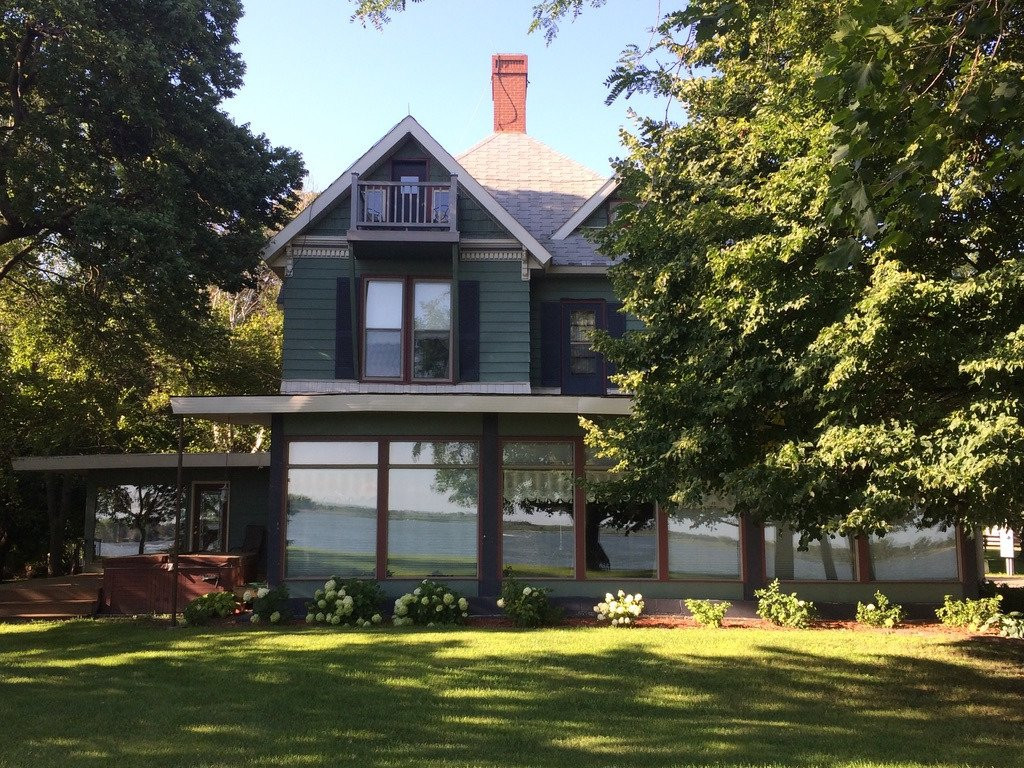 Lady on the Lake Bed & Breakfast LLC主图