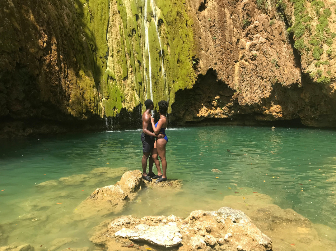 Parada La Manzana-Santa Barbara de Samana必去景点