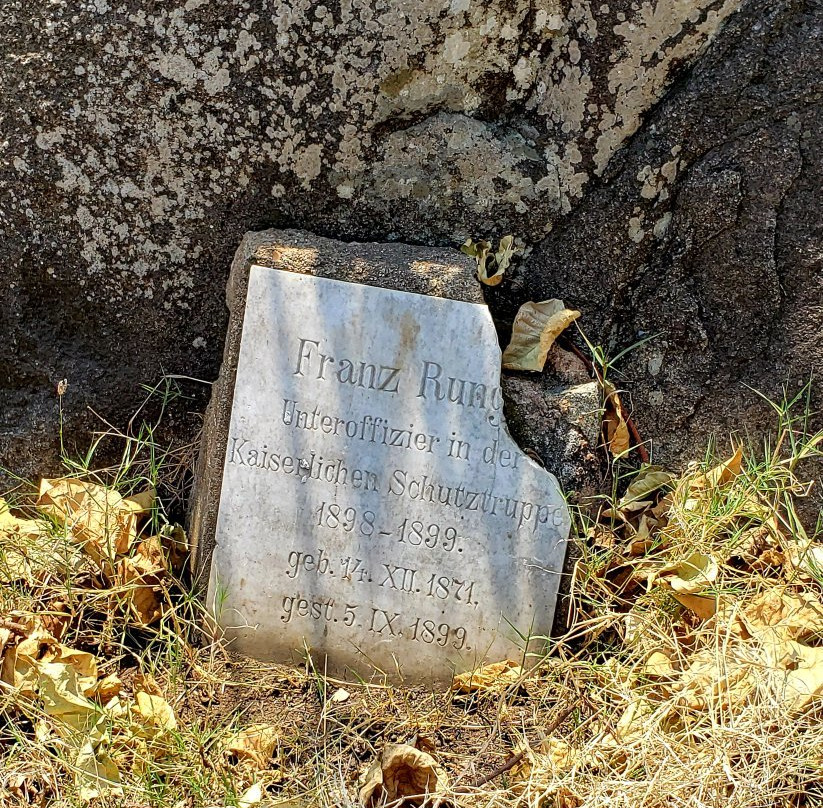 European Cemetery-姆万扎必去景点