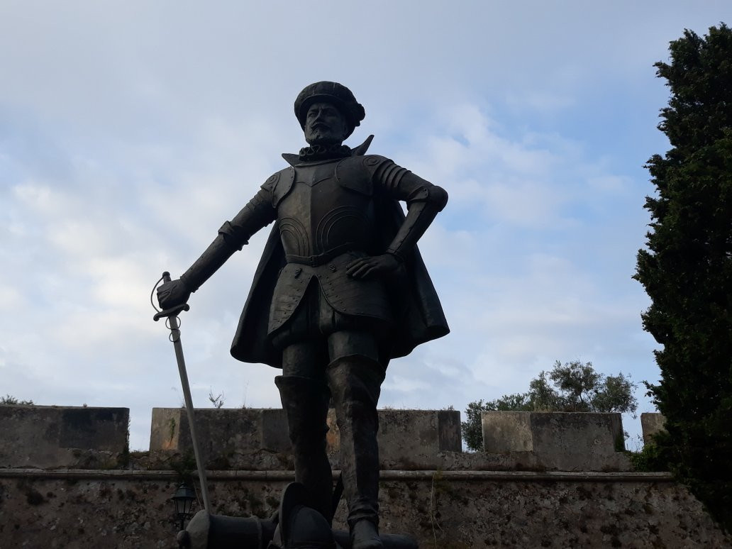 Estatua de D.Diogo de Menezes-卡斯凯什必去景点