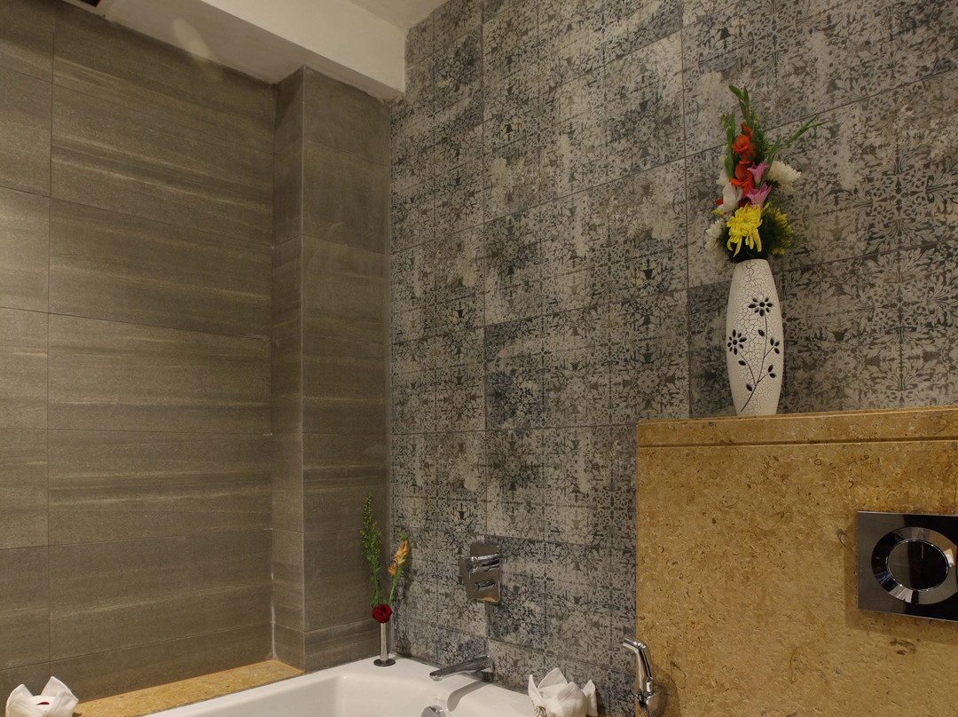 The Royal Phular主图