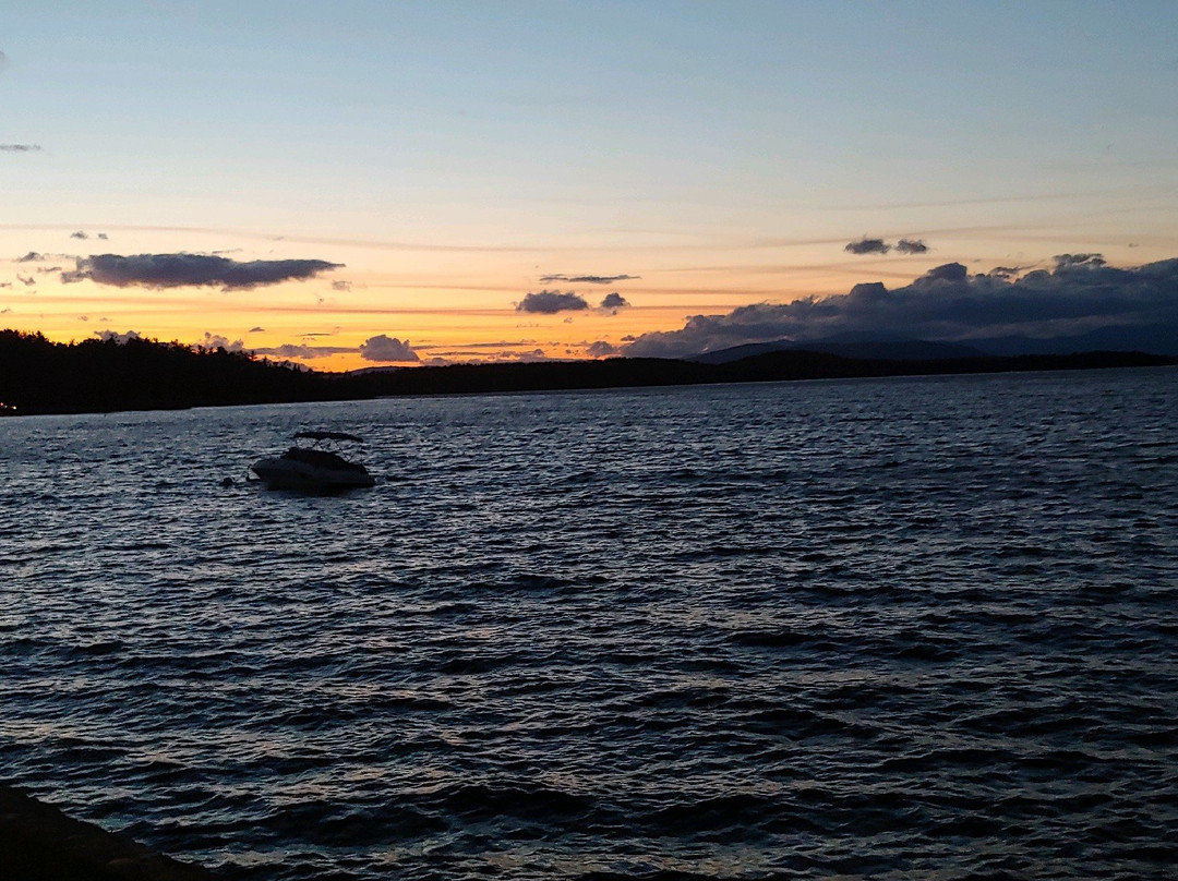 Belknap Point Inn主图