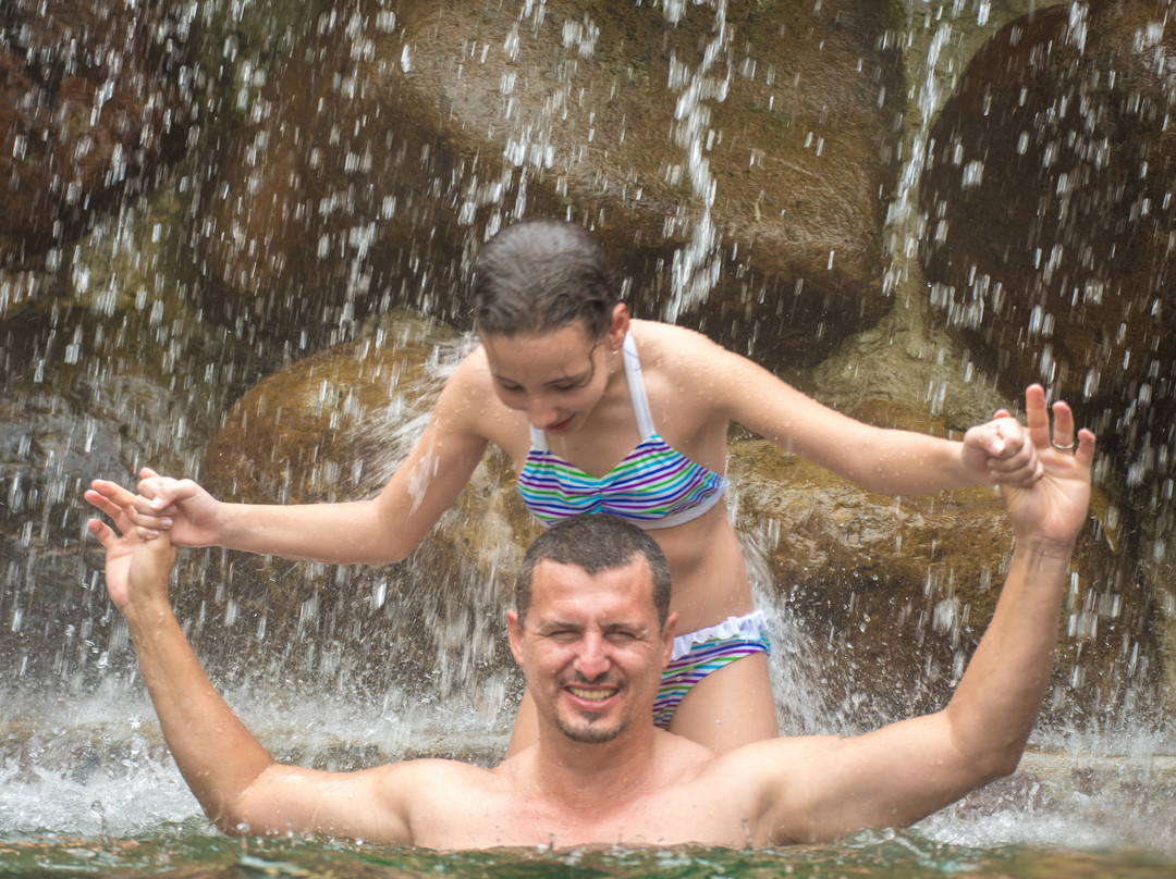 Kalambu Hot Springs-福德圣卡洛斯必去景点
