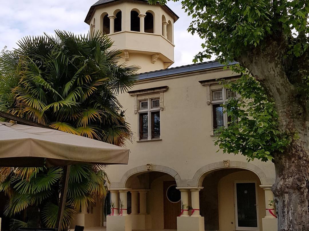 法尔曼地区酒店主图