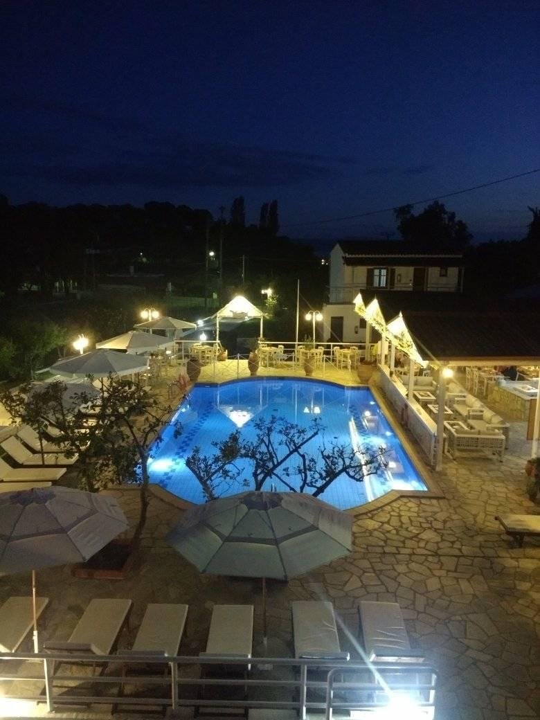 Villa Rosa Apartments-泳池